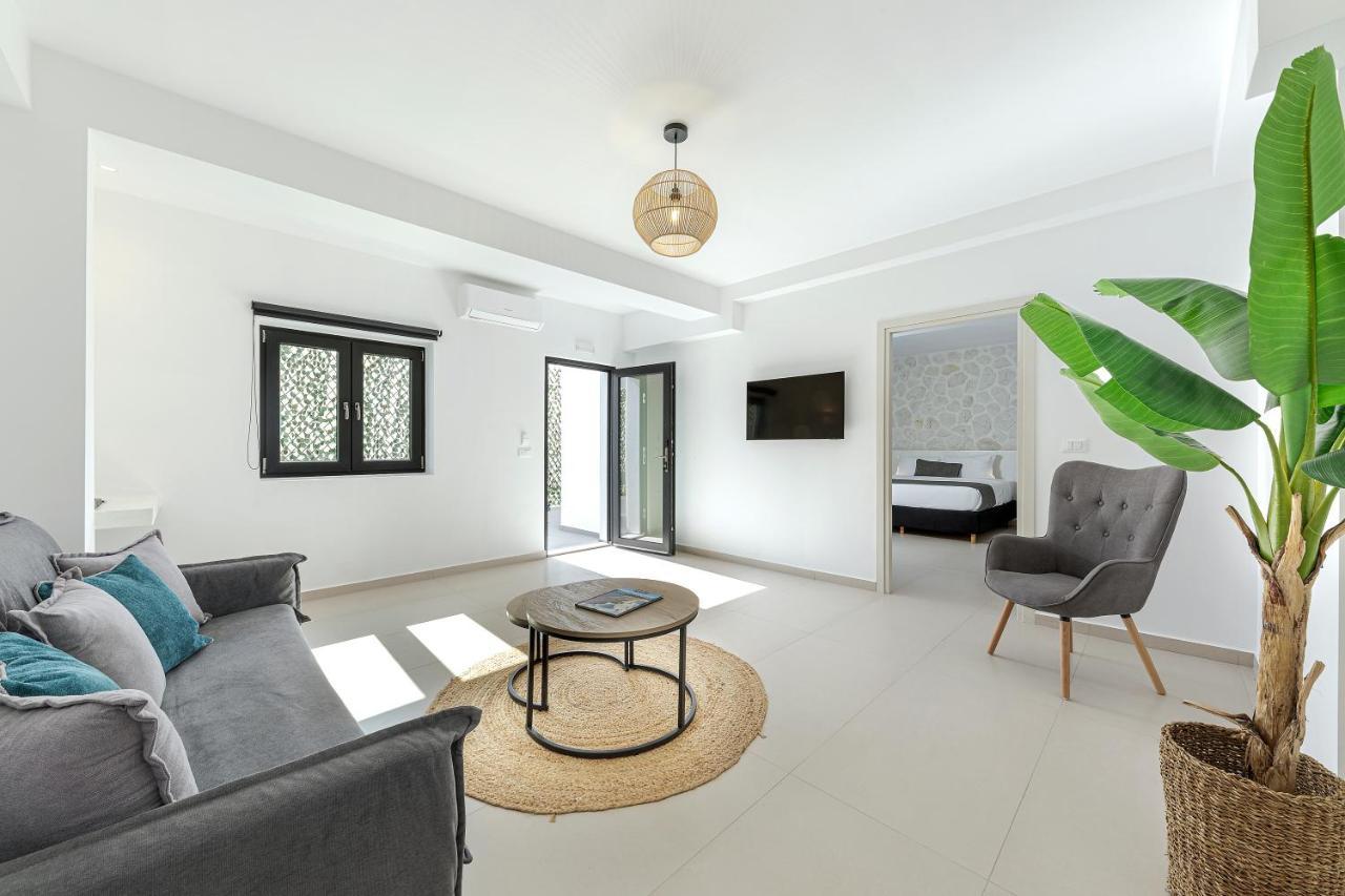 Onyx Hotel & Suites Karterados  Buitenkant foto