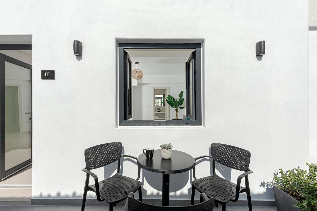 Onyx Hotel & Suites Karterados  Buitenkant foto