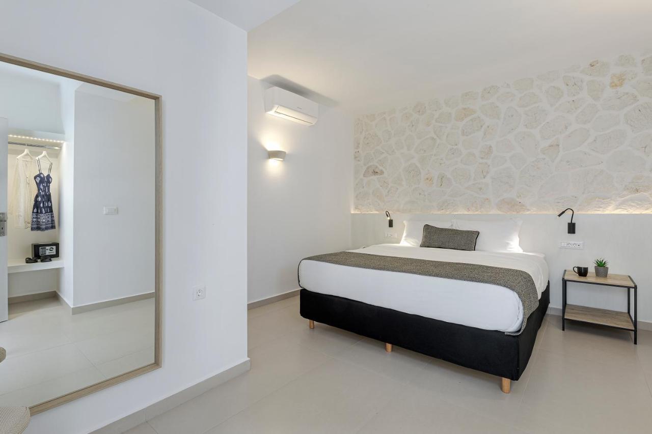 Onyx Hotel & Suites Karterados  Buitenkant foto
