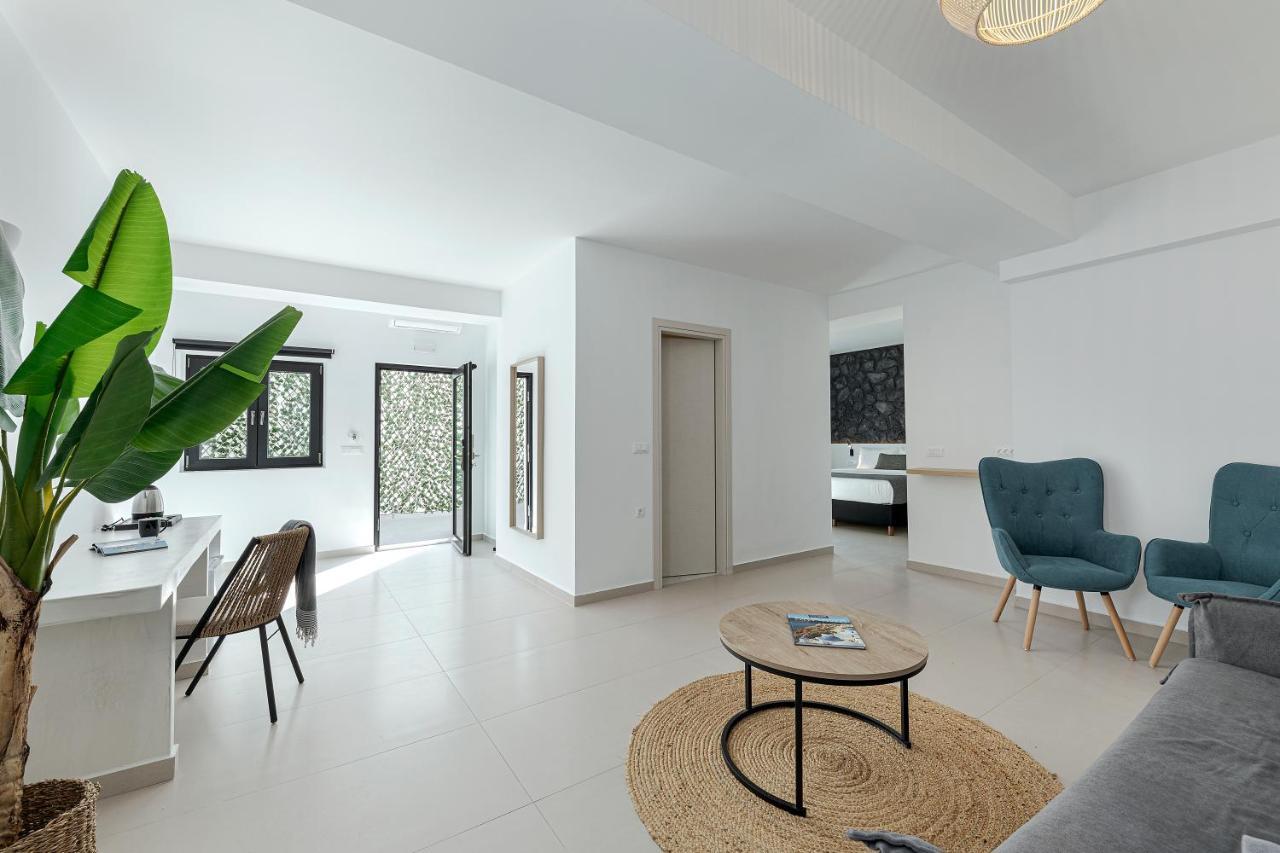 Onyx Hotel & Suites Karterados  Buitenkant foto